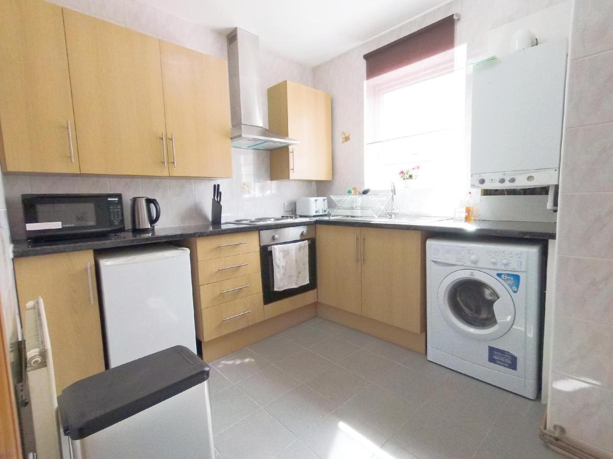 Carnation Flat A In Wembley Apartment Londra Exterior foto