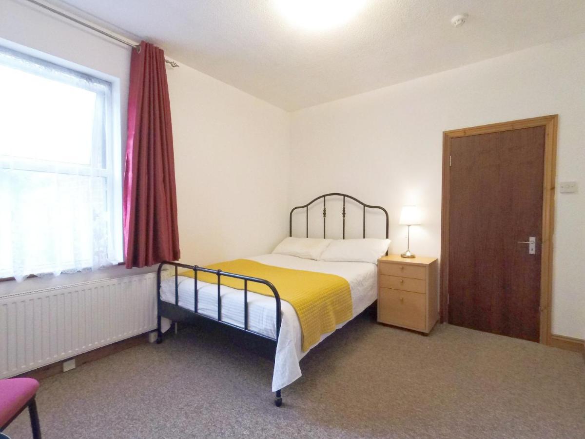 Carnation Flat A In Wembley Apartment Londra Exterior foto