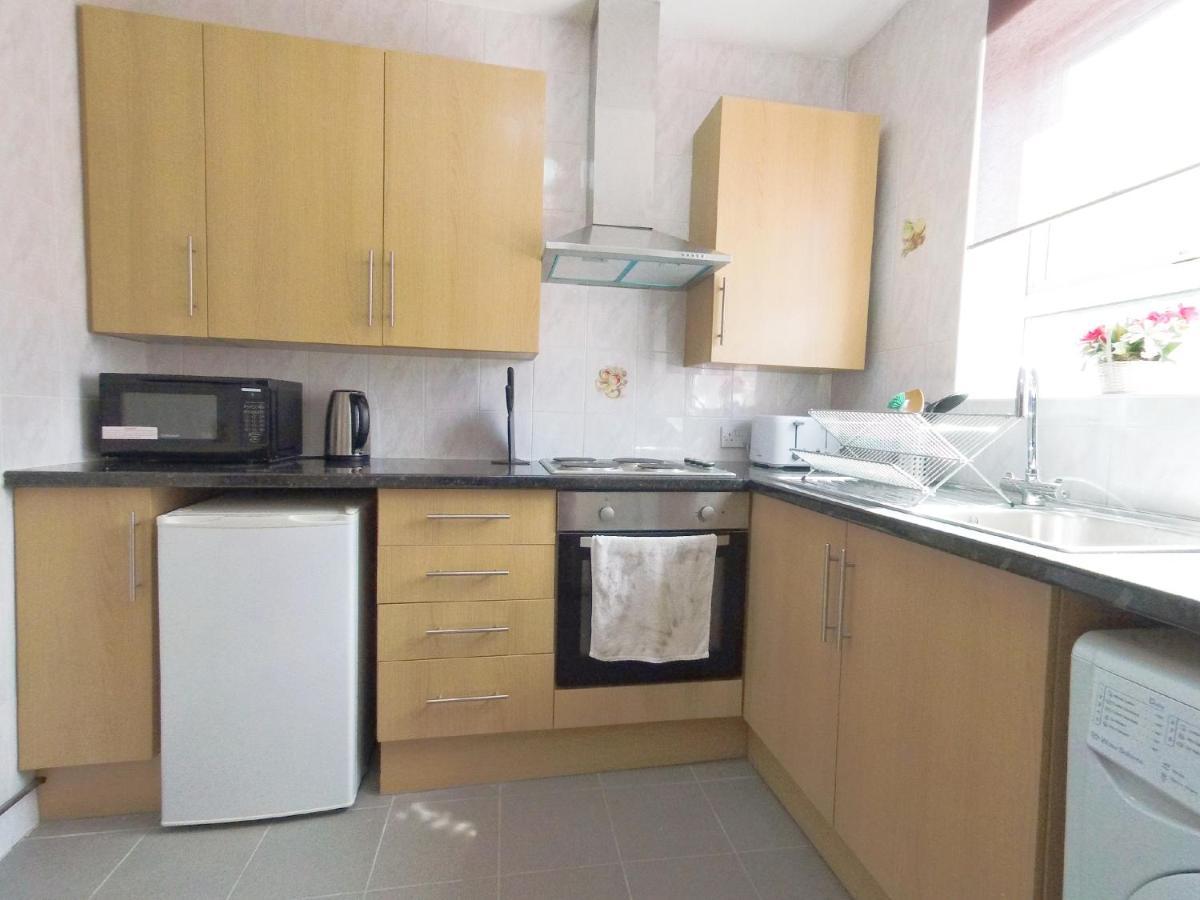 Carnation Flat A In Wembley Apartment Londra Exterior foto